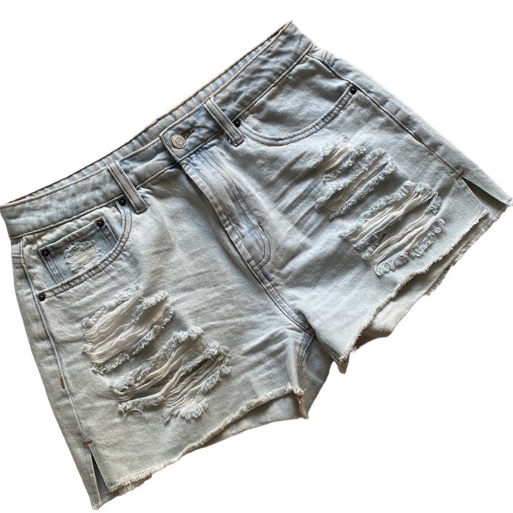 Vanilla Star | Distressed | Light wash | High Rise | Jean shorts